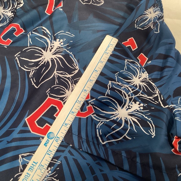 Cleveland Guardians Men's Button-Up Hawaiian Shirt Size XL - Picture 11 of 11